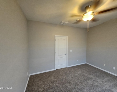 2065 E Hulet Place - Photo Thumbnail 23