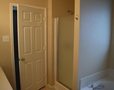 4105 Capstone Drive - Photo Thumbnail 20