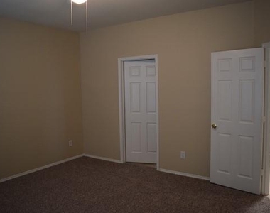 4105 Capstone Drive - Photo Thumbnail 15