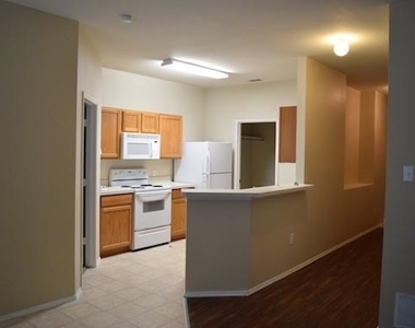 4105 Capstone Drive - Photo Thumbnail 11