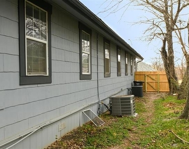 4722 Mccart Avenue - Photo Thumbnail 13