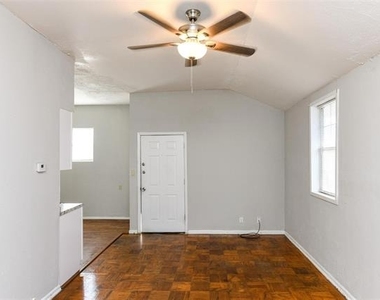4722 Mccart Avenue - Photo Thumbnail 4