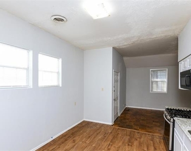 4722 Mccart Avenue - Photo Thumbnail 6