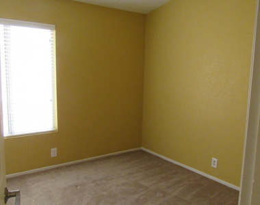 853 E Constitution Drive - Photo Thumbnail 9
