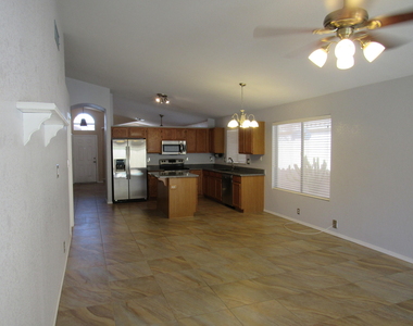853 E Constitution Drive - Photo Thumbnail 2