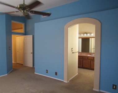 853 E Constitution Drive - Photo Thumbnail 17