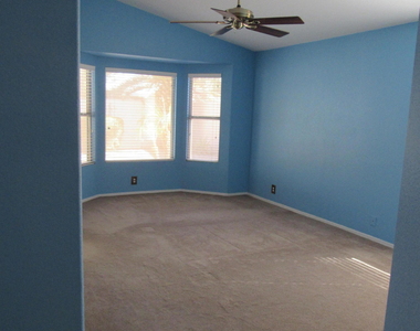 853 E Constitution Drive - Photo Thumbnail 14