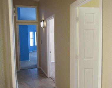 853 E Constitution Drive - Photo Thumbnail 8