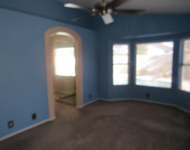 853 E Constitution Drive - Photo Thumbnail 15