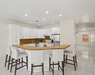 819 Sw 7th Avenue - Photo Thumbnail 13