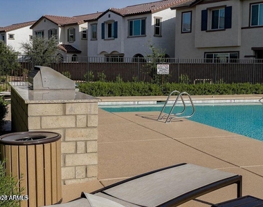 873 W Baylor Lane - Photo Thumbnail 21