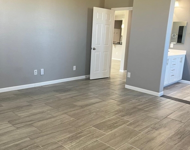 8503 W Peppertree Lane - Photo Thumbnail 15