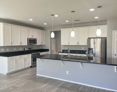 8503 W Peppertree Lane - Photo Thumbnail 5