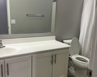 8503 W Peppertree Lane - Photo Thumbnail 31