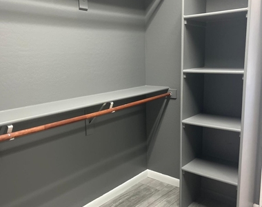 8503 W Peppertree Lane - Photo Thumbnail 21