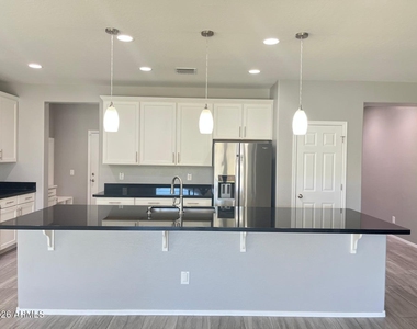 8503 W Peppertree Lane - Photo Thumbnail 4