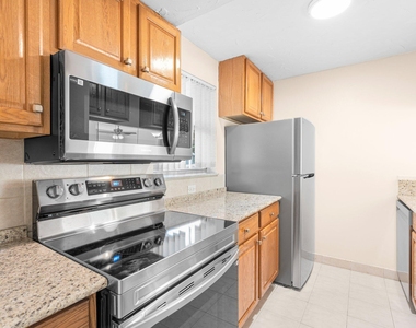 3230 Nw 102nd Terrace - Photo Thumbnail 2