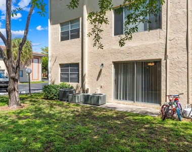 3230 Nw 102nd Terrace - Photo Thumbnail 20