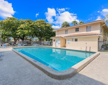3230 Nw 102nd Terrace - Photo Thumbnail 9