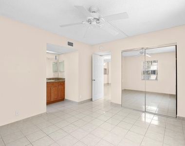 3230 Nw 102nd Terrace - Photo Thumbnail 13