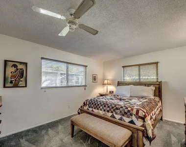 4425 Se 13th Avenue - Photo Thumbnail 4