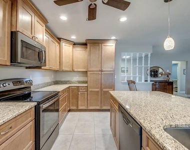 4425 Se 13th Avenue - Photo Thumbnail 2