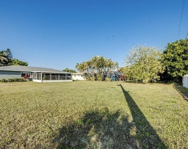 4425 Se 13th Avenue - Photo Thumbnail 10
