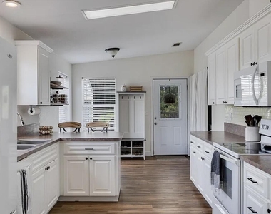 2010 S Montana Circle - Photo Thumbnail 8