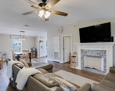 2010 S Montana Circle - Photo Thumbnail 3