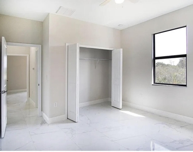 4708 5th Street W - Photo Thumbnail 3