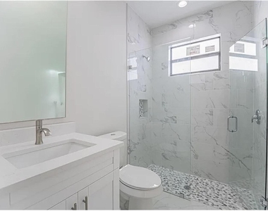 4708 5th Street W - Photo Thumbnail 6