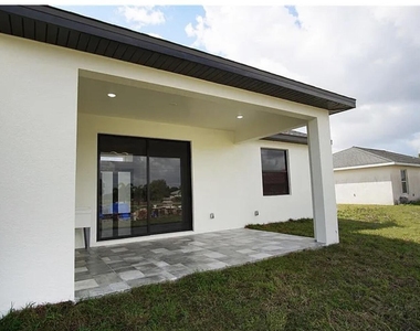 4708 5th Street W - Photo Thumbnail 7