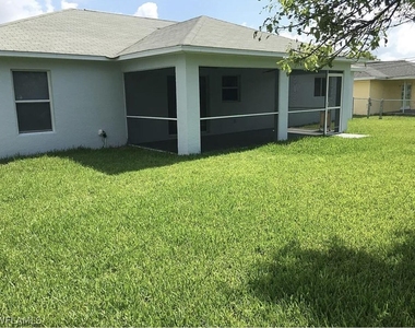 532 Se 27th Street - Photo Thumbnail 1