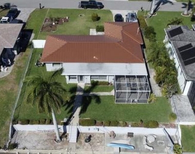 3417 Se 17th Avenue - Photo Thumbnail 7