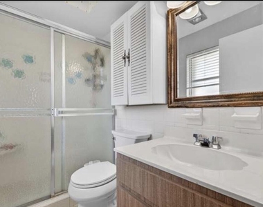3417 Se 17th Avenue - Photo Thumbnail 4