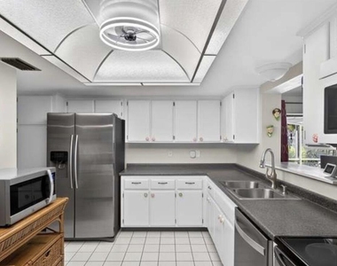 3417 Se 17th Avenue - Photo Thumbnail 2