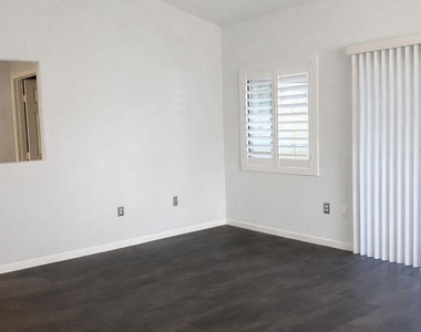 9555 E Raintree Drive - Photo Thumbnail 4