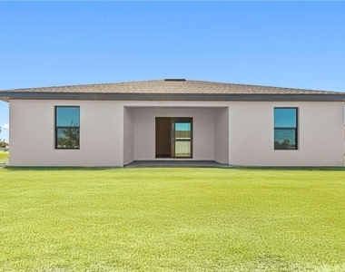 5037 Ne Tradewinds Circle - Photo Thumbnail 2