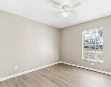 3320 Nw 9th Street W - Photo Thumbnail 10