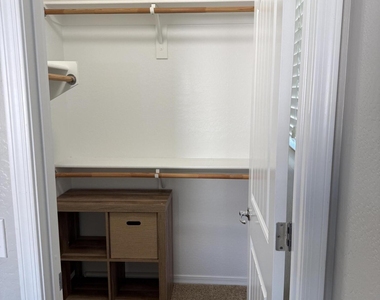 1415 S Terrace Road - Photo Thumbnail 9