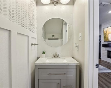 6165 River Pointe Drive - Photo Thumbnail 14
