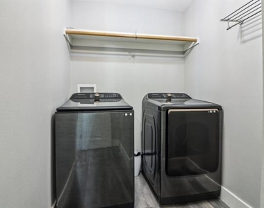 6165 River Pointe Drive - Photo Thumbnail 25