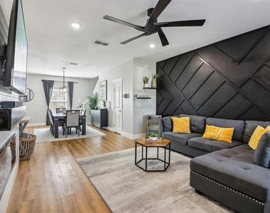 6165 River Pointe Drive - Photo Thumbnail 5