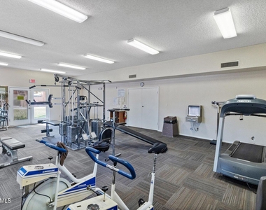 8940 W Olive Avenue - Photo Thumbnail 18