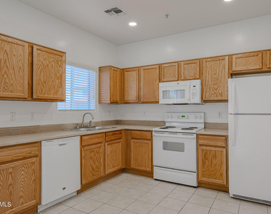 8940 W Olive Avenue - Photo Thumbnail 1