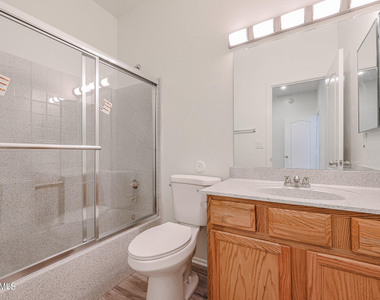 8940 W Olive Avenue - Photo Thumbnail 16