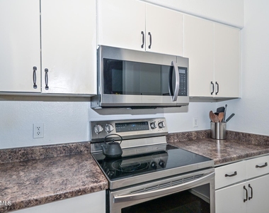 14250 W Wigwam Boulevard - Photo Thumbnail 8