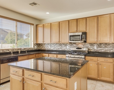 5733 W Plum Road - Photo Thumbnail 9