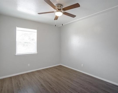 307 Rose Street - Photo Thumbnail 2