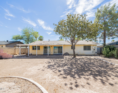 2812 S Cottonwood Drive - Photo Thumbnail 22